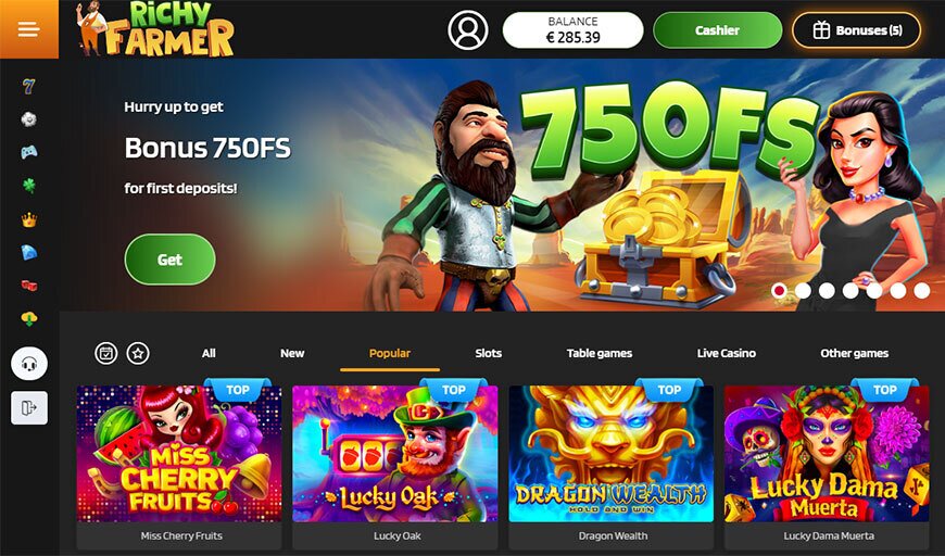 Richy Farmer casino lobby